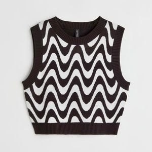 *NWOT* H&M+ Abstract wave sweater vest